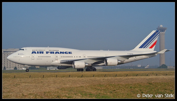 1002056 AirFrance B747-400 F-GITH CDG 09082003