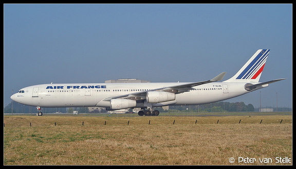 1002069 AirFrance A340-300 F-GLZG CDG 09082003