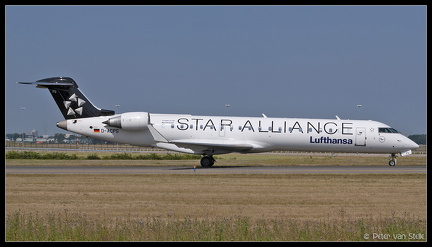 2000274 Lufthansa CRJ700 D-ACPS StarAlliance-colours AMS 04072006